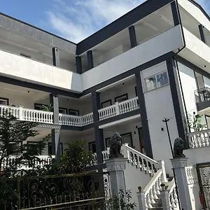 Otel Aaron, Dıraç